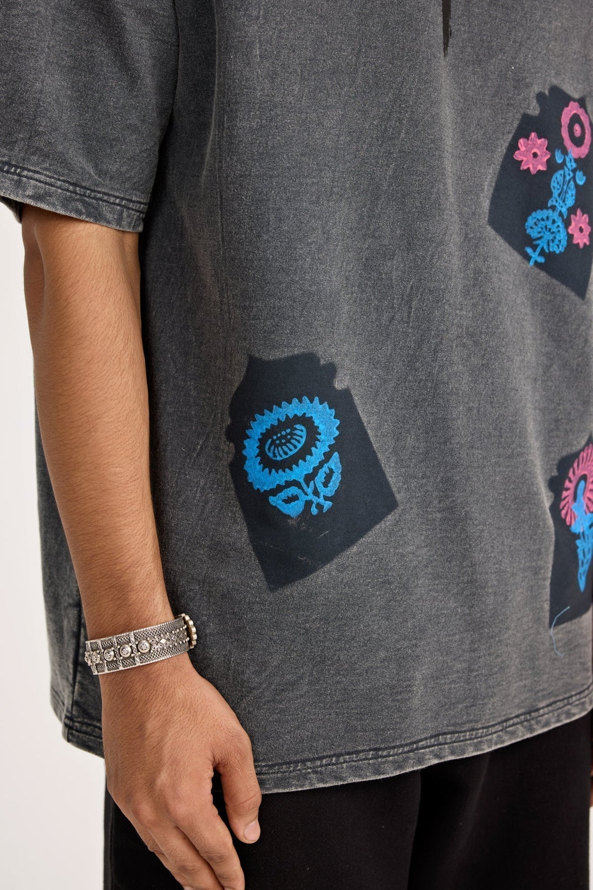 Jarokha Block Print - Tshirt by FARAK