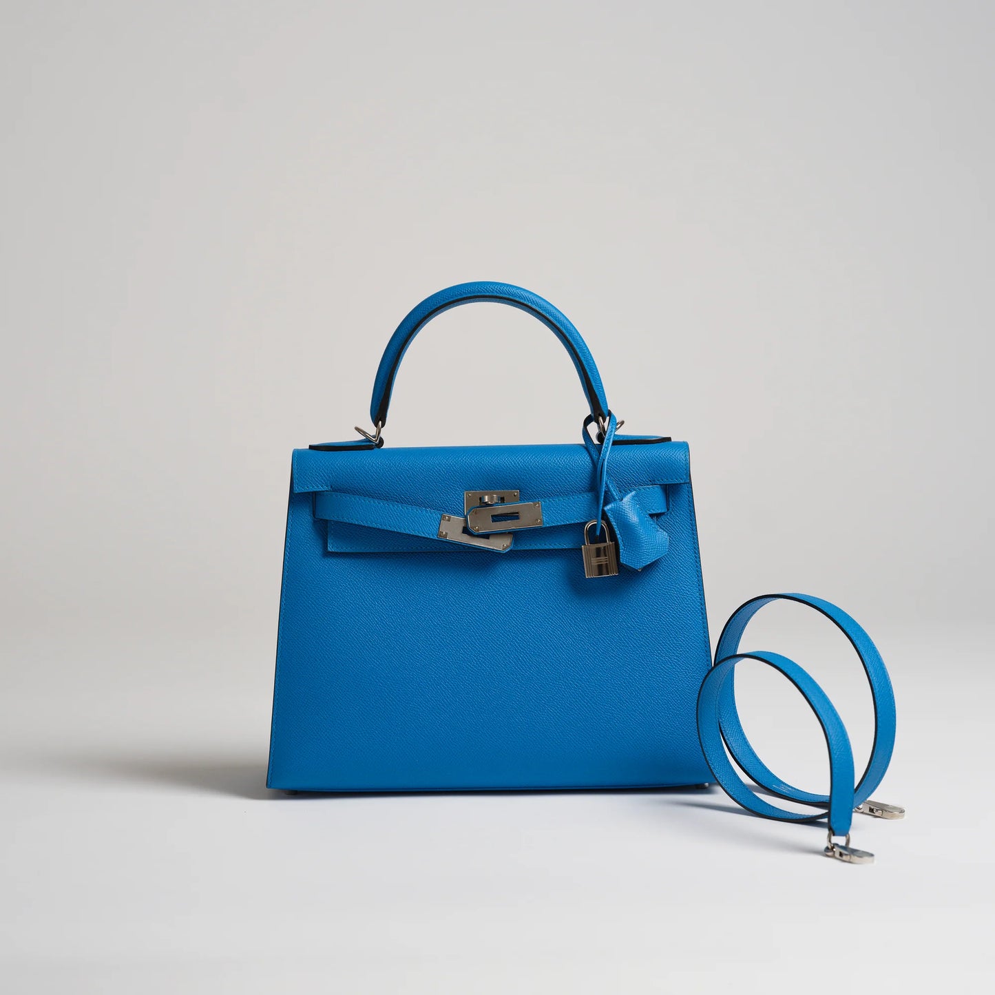 Hermès Kelly 25 Sellier – Epsom Leather in Bleu Frida with Gold Hardware - Zeuskicks