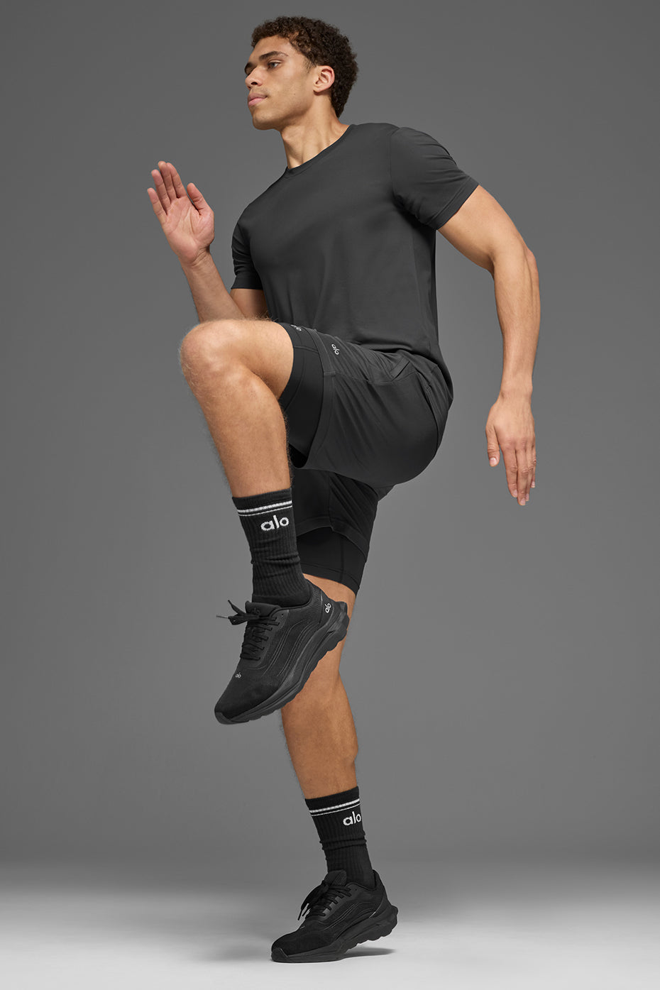 Alo Yoga Conquer Reform Crewneck Short Sleeve in Anthracite, product image 4 of 5