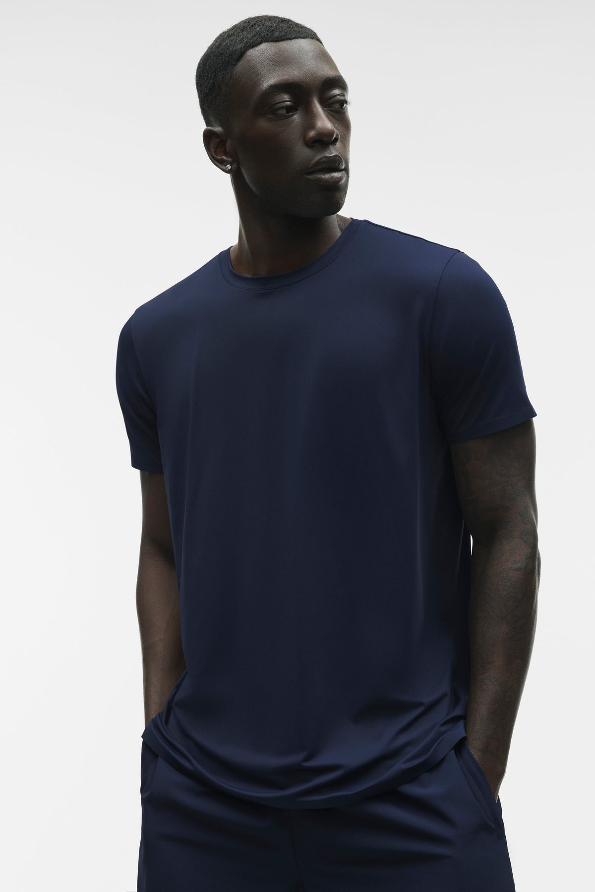 Alo Yoga Idol Crewneck Short Sleeve in Navy, product image 3 of 5