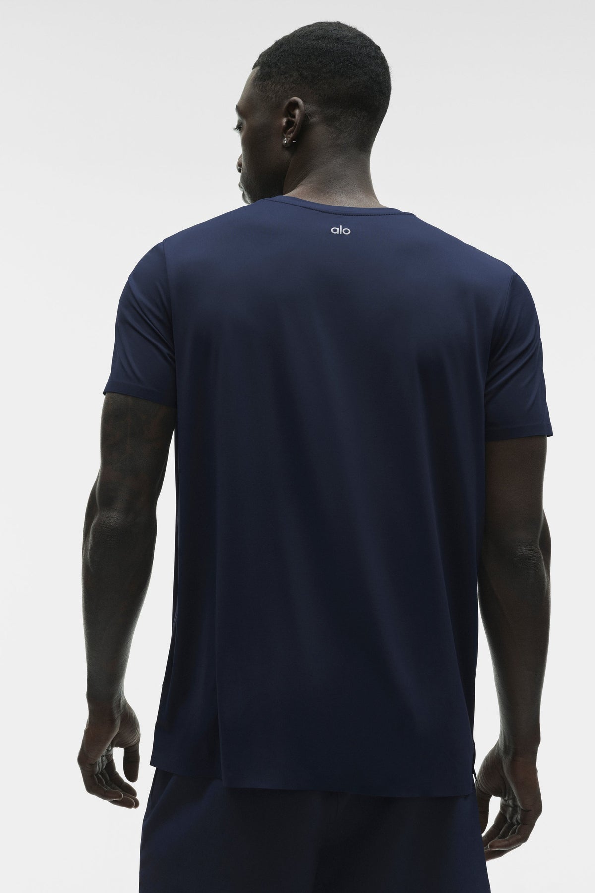 Alo Yoga Idol Crewneck Short Sleeve in Navy, product image 4 of 5