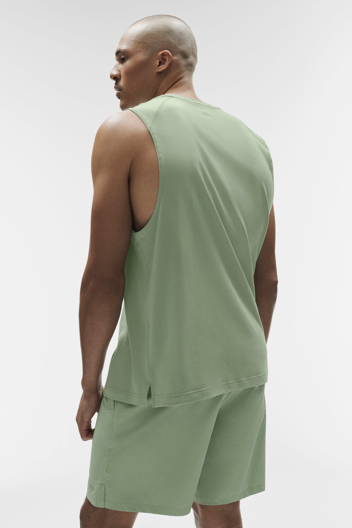Alo Yoga Vapor Muscle Tank in Dune Grass, product image 4 of 6