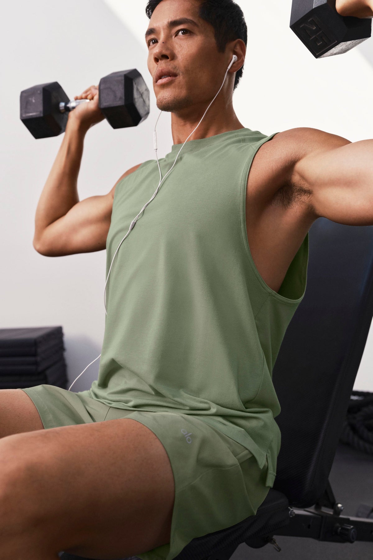 Alo Yoga Vapor Muscle Tank in Dune Grass