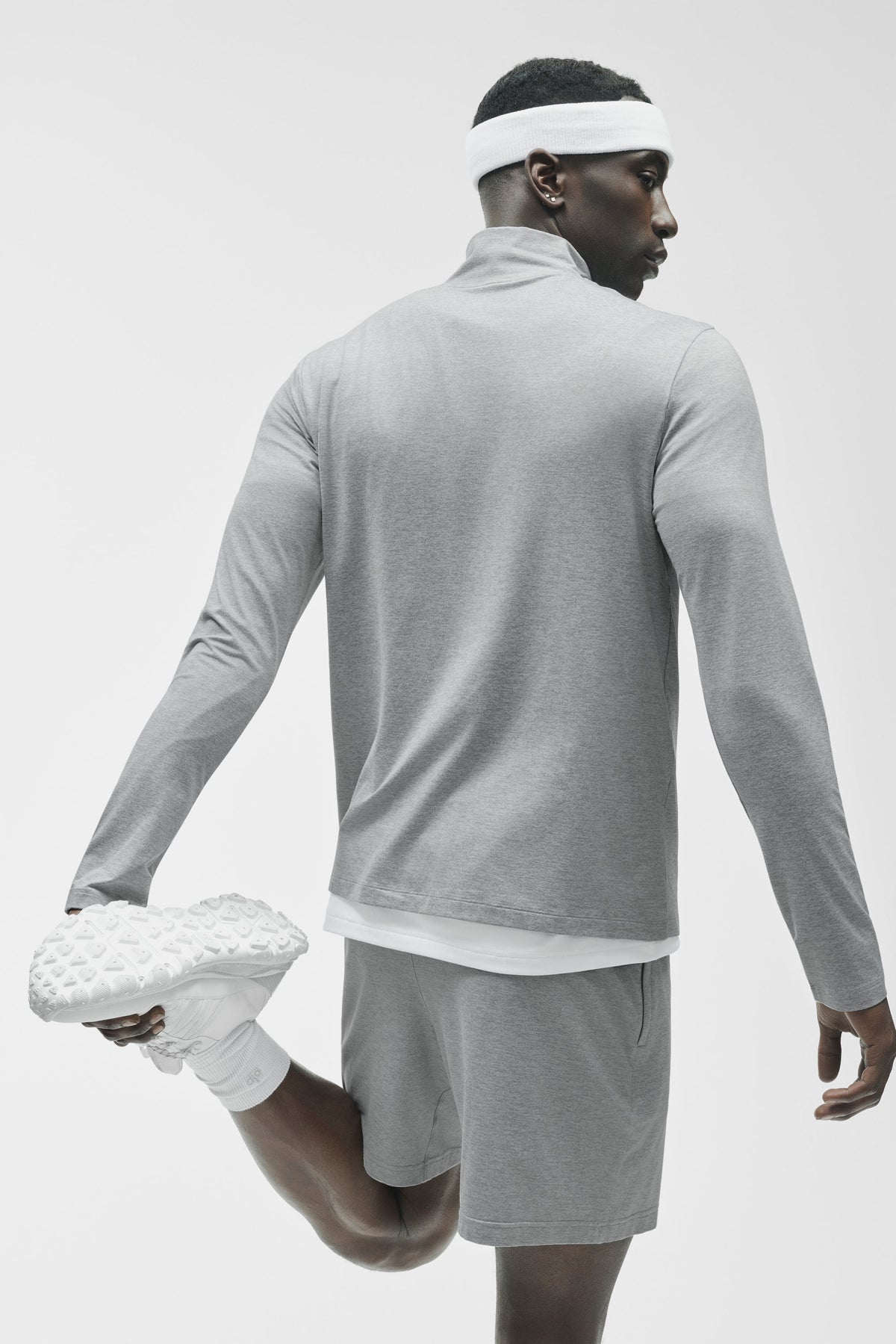 Alo Yoga Conquer 1/4 Zip Reform Long Sleeve in Vintage Athletic Heather, product image 2 of 5
