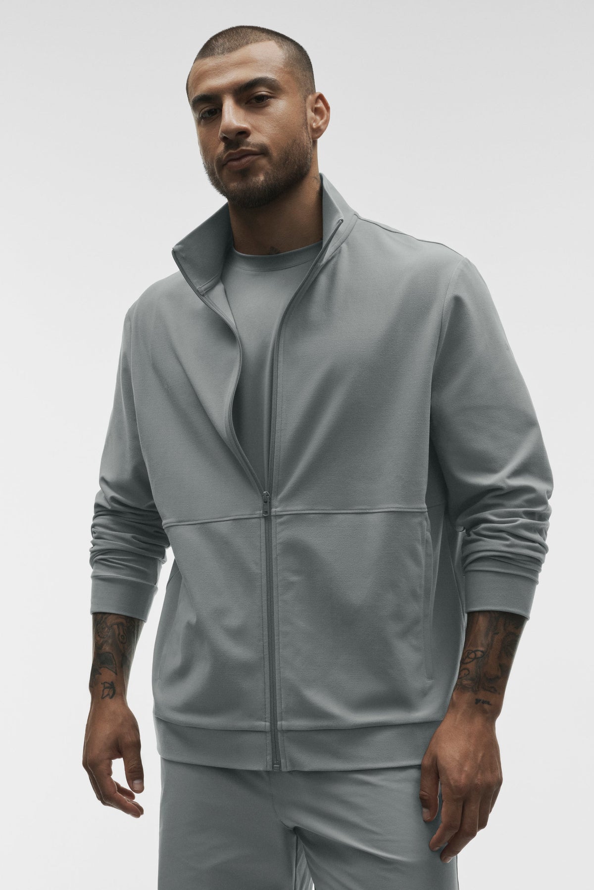 Alo Yoga Conquer Max Mock Neck Full Zip in Monument