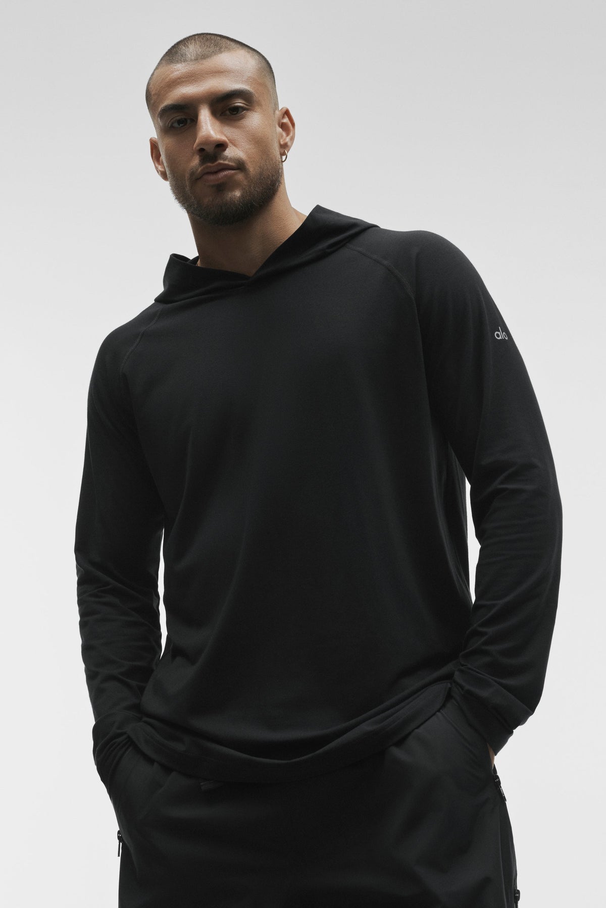 Alo Yoga Vapor Long Sleeve Hoodie in Black