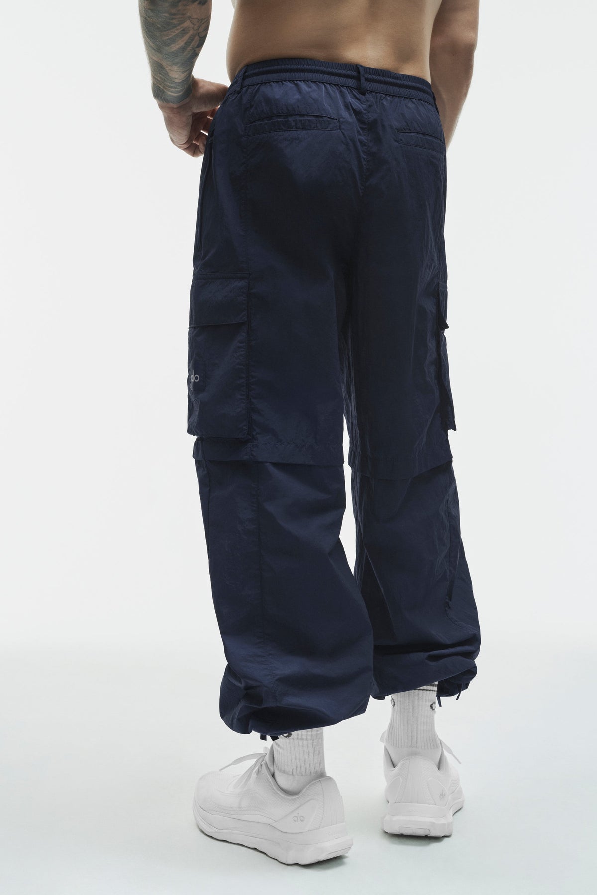 Alo Yoga Axis Cargo Trouser in Navy, product image 3 of 4
