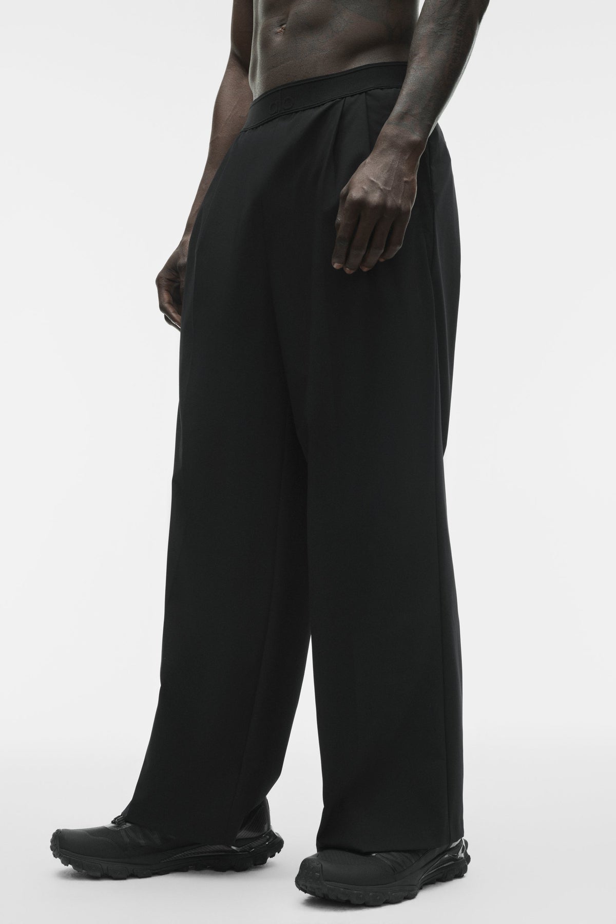 Alo Yoga Suited Trouser in Black, product image 3 of 5