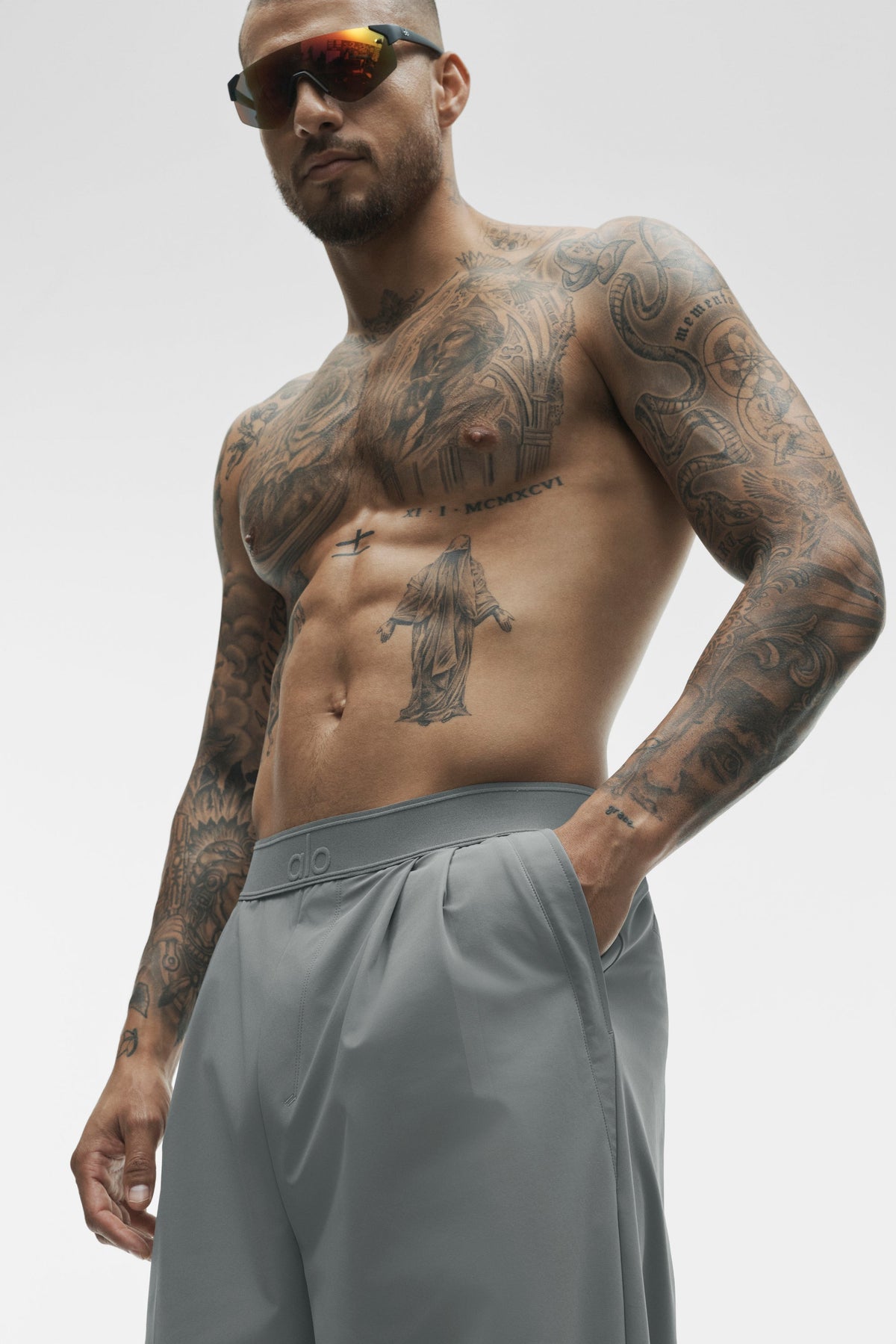 Alo Yoga Suited Trouser in Monument, product image 4 of 5