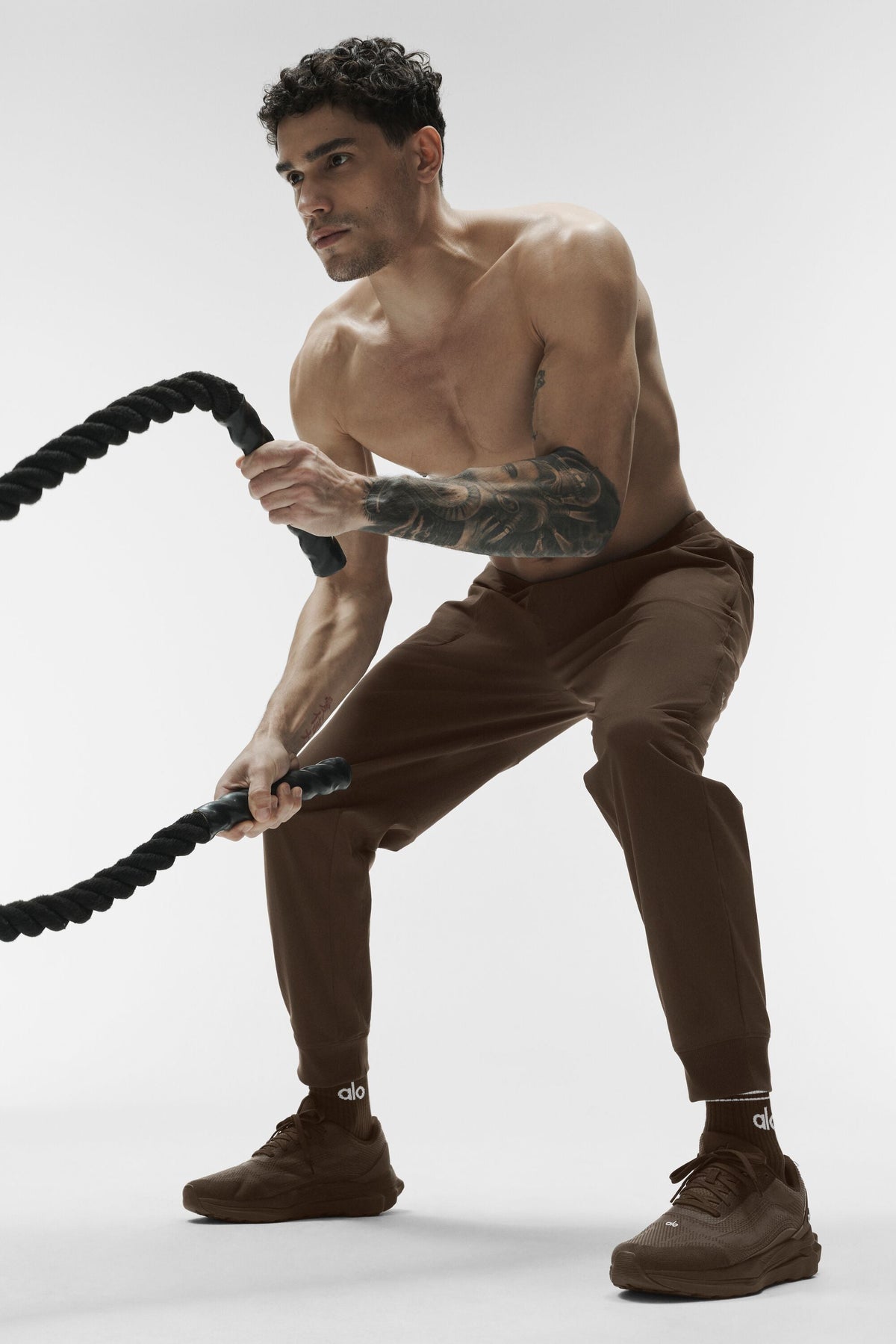 Alo Yoga Co-Op Pant (Regular) in Espresso