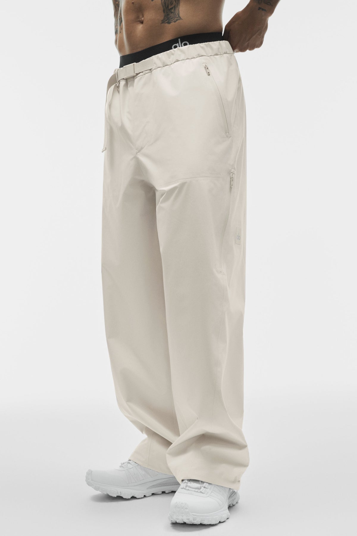 Alo Yoga Alpha Shell Pant in Bone