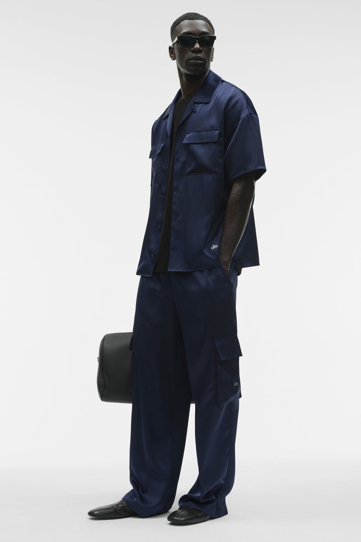 Alo Yoga Satin Horizon Straight Leg Cargo Pant in Navy