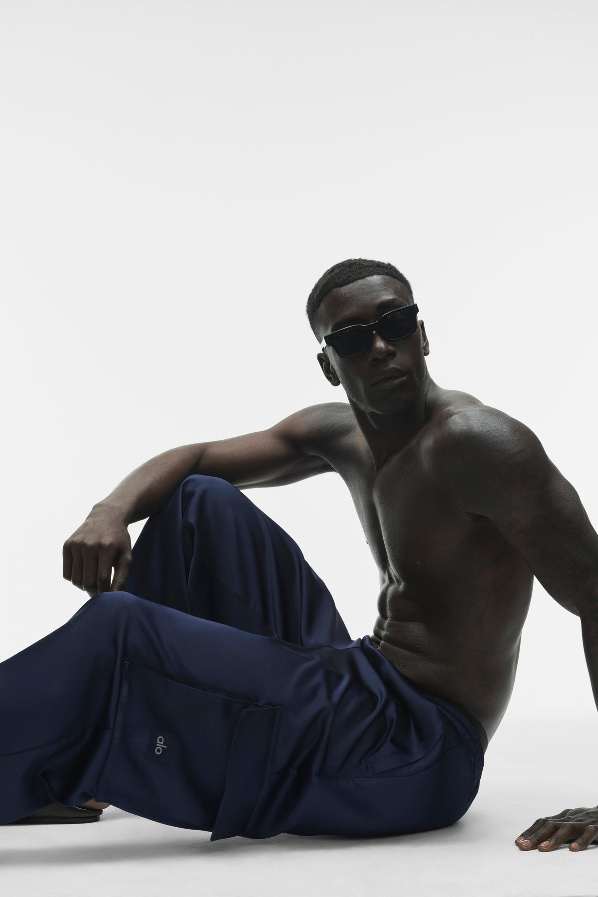 Alo Yoga Satin Horizon Straight Leg Cargo Pant in Navy, product image 4 of 5