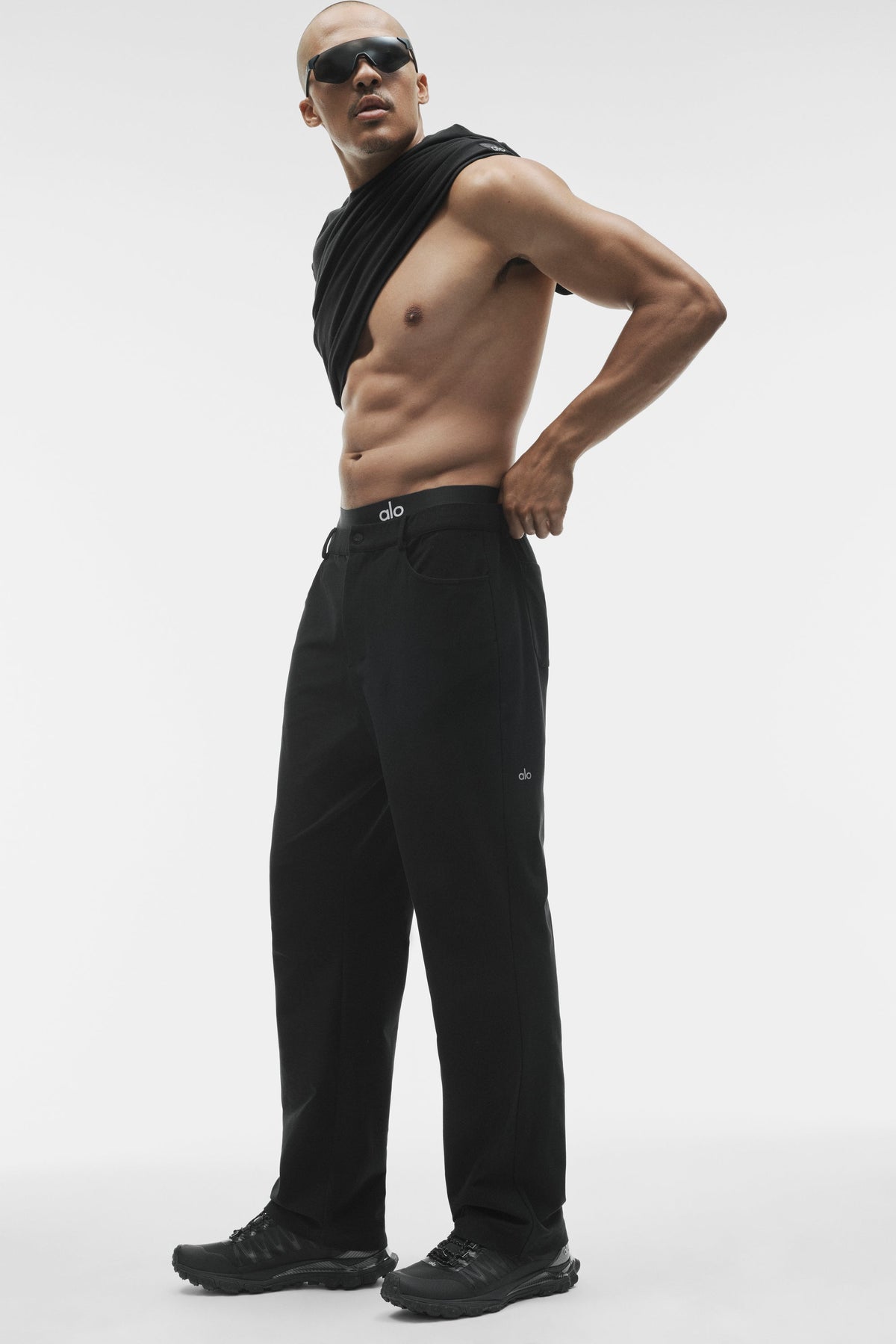 Alo Yoga Conquer Max 4 Pocket Pant in Black, product image 5 of 6