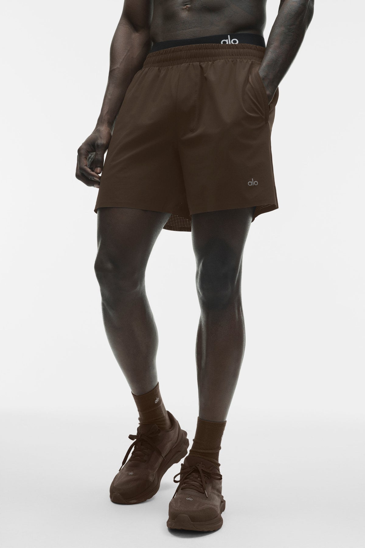 Alo Yoga 5" Traction Running Short in Espresso