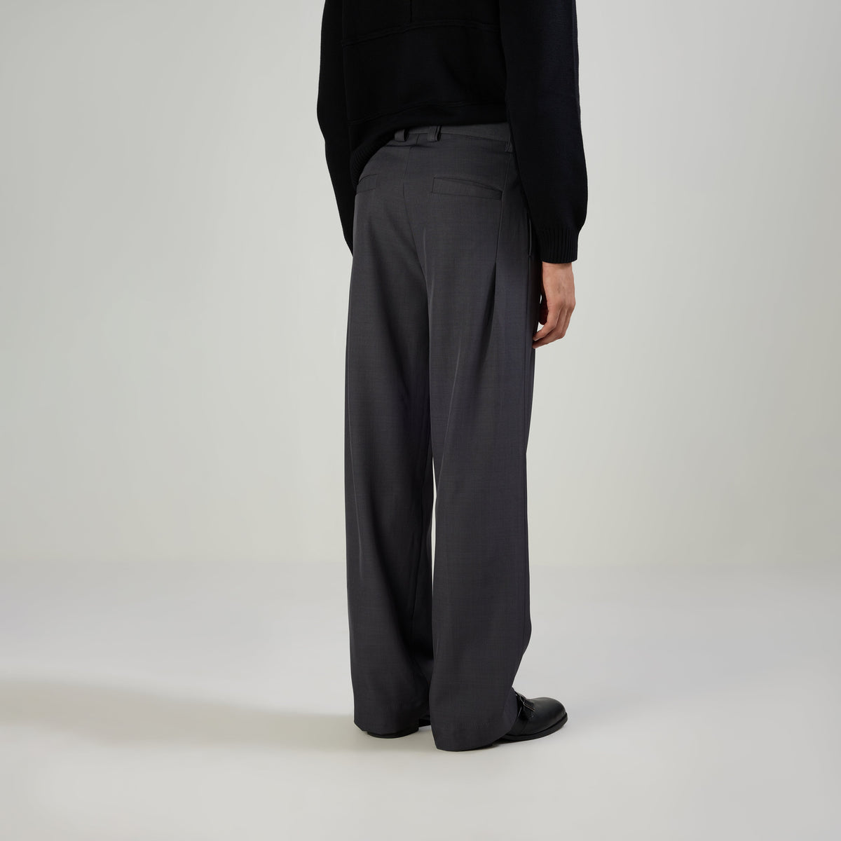 CLASSIC PLEATED TROUSERS - GRAY by Warping Theories