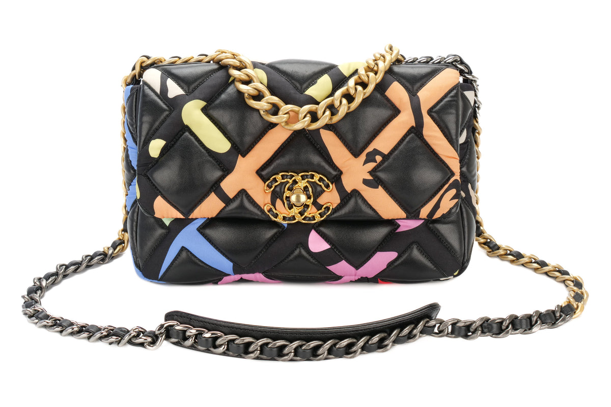 Chanel Medium 19 Black Lambskin Gold Hardware - view 8