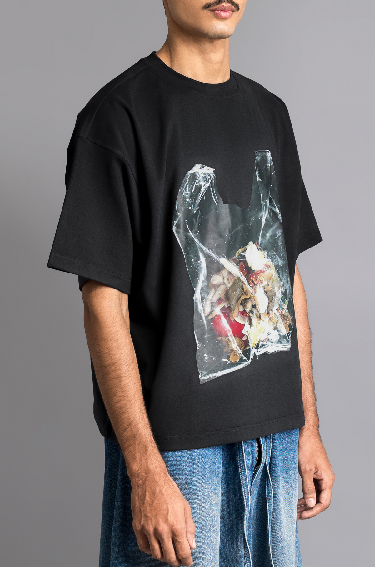 'Garbage' T-shirt (Black) by HUEMN