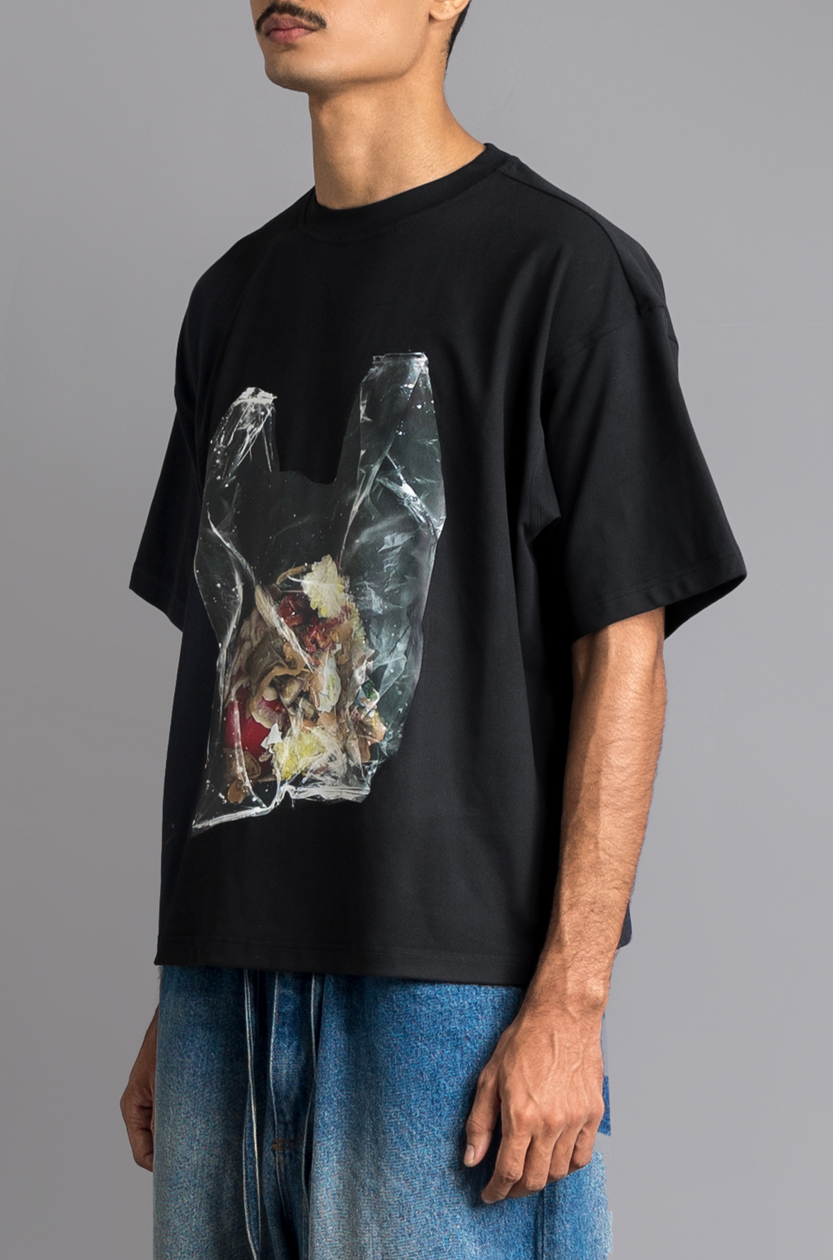 'Garbage' T-shirt (Black) by HUEMN