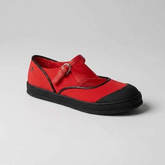 CHANEL Coco Beach Mary Janes – Red Mixed Fibers & Black Rubber - Zeuskicks