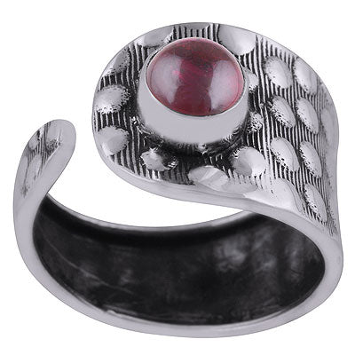 Alluring Textured Work Around Garnet Round Shape 925 Sterling Solid Silver Ring - R3403043-2