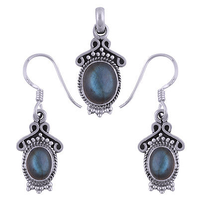 Stunning Rawa & Wire Work Around Labradorite Oval Shape 925 Sterling Solid Silver Pendant Set - R3600494-11