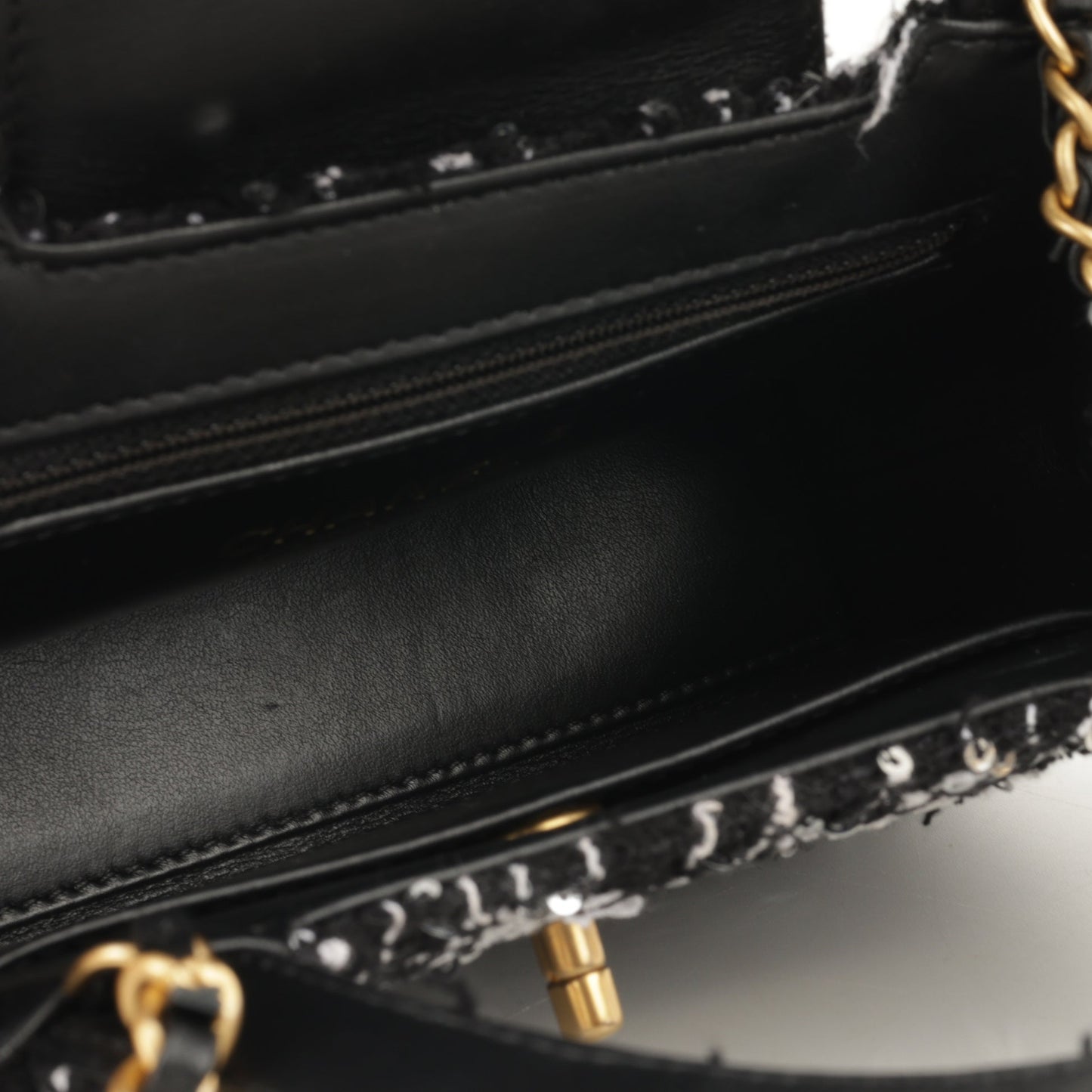 Chanel Small Kelly Re-Edition – Black & White Tweed