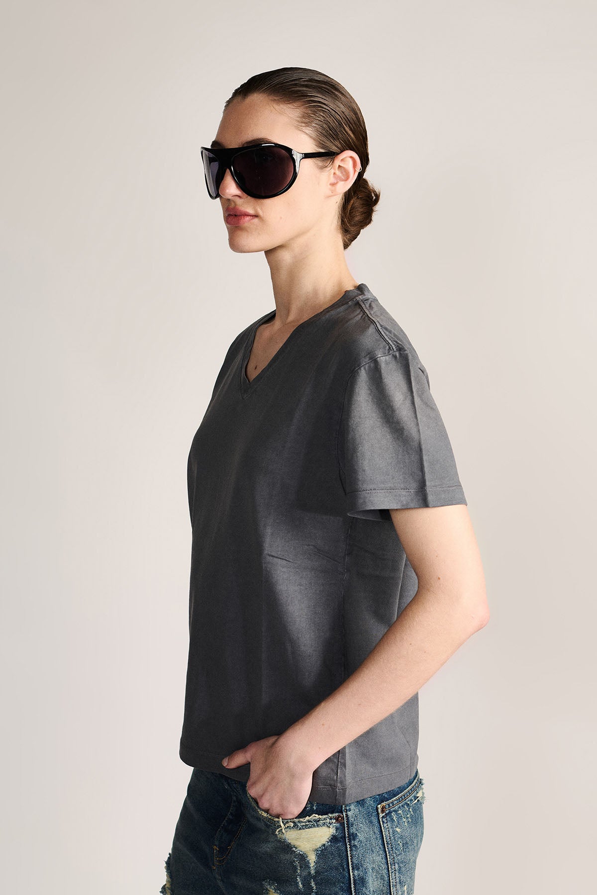 THE SILENCE — V-NECK TEE by Temporary Clo