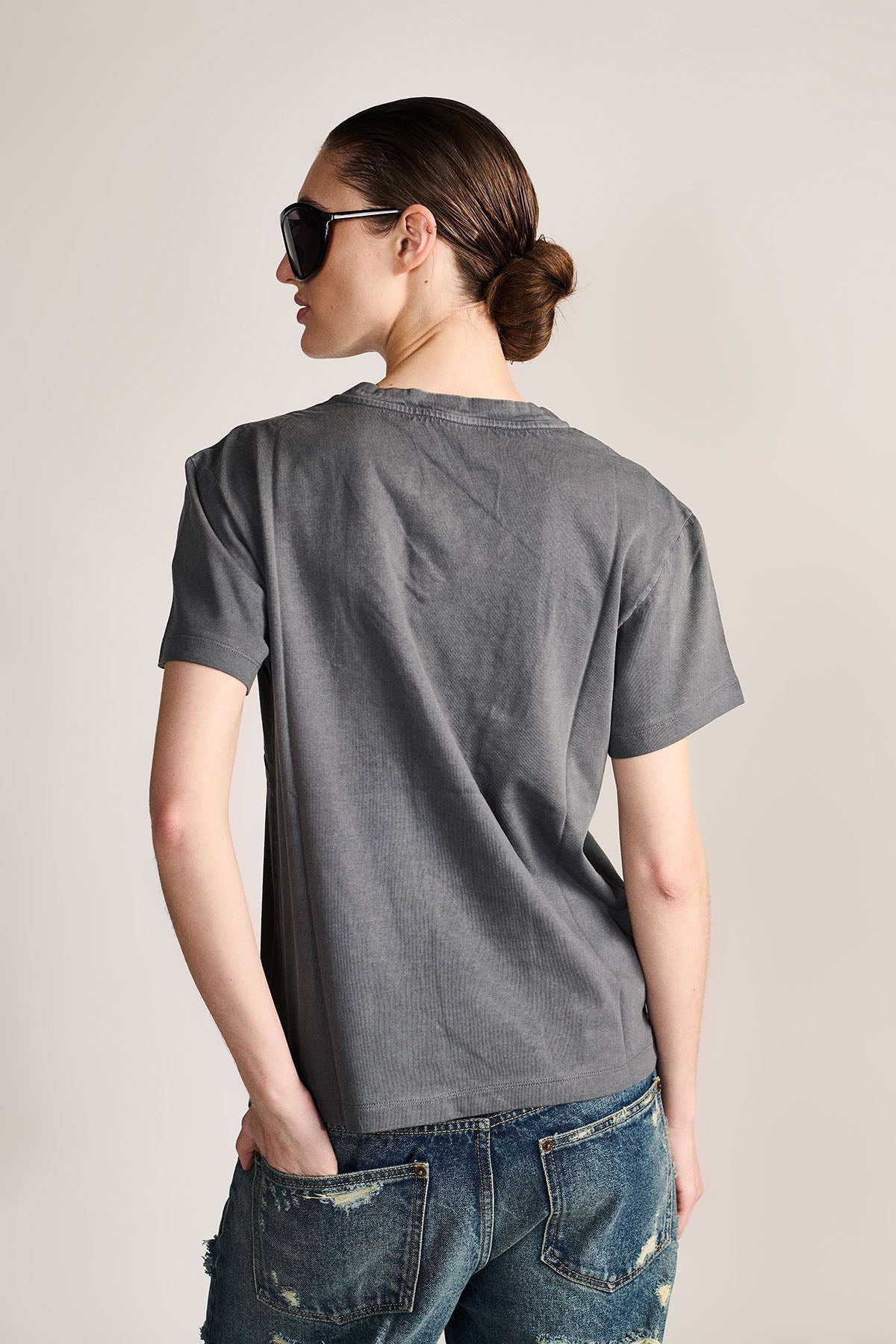 THE SILENCE — V-NECK TEE by Temporary Clo