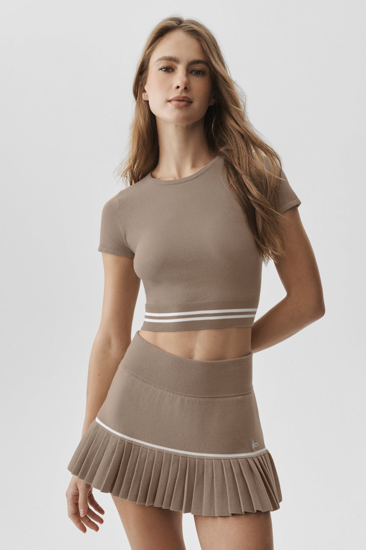 Alo Yoga Scholar Knit My Serve Short Sleeve in Gravel/White