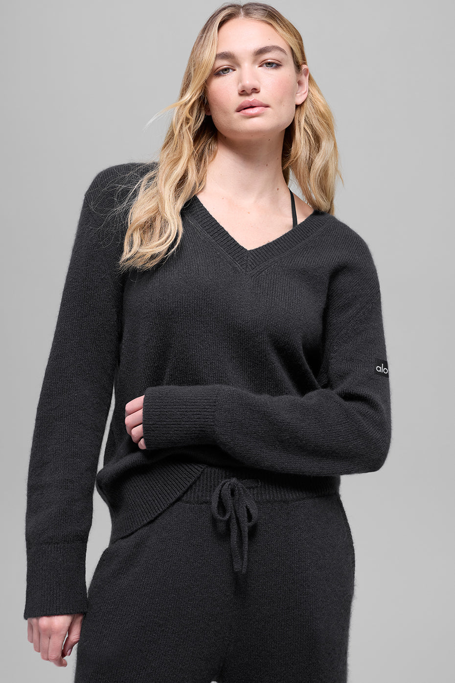 Wool Cashmere New Class Oversized V-Neck Sweater - Black (W31060R)