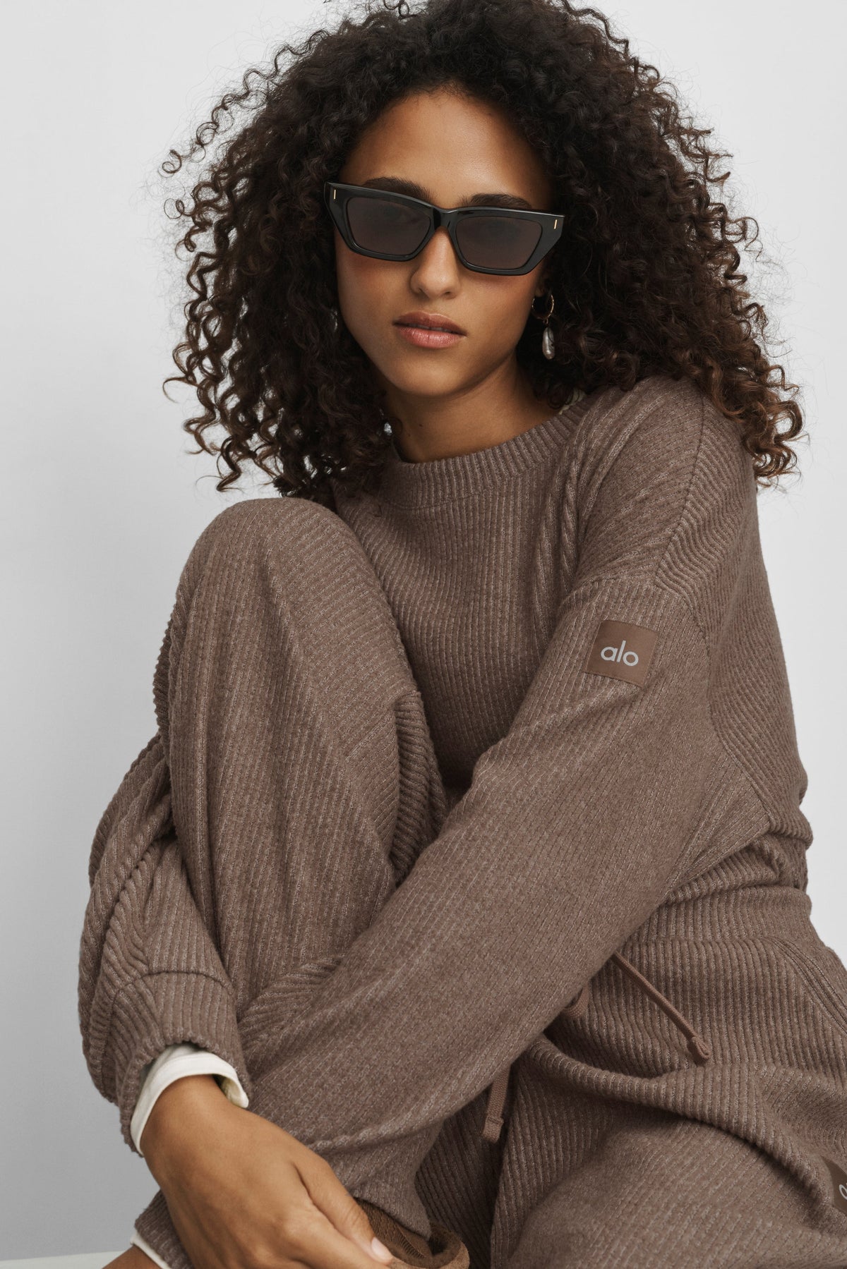 Alo Yoga Muse Crew Neck Pullover in Java Brown Heather, product image 4 of 6