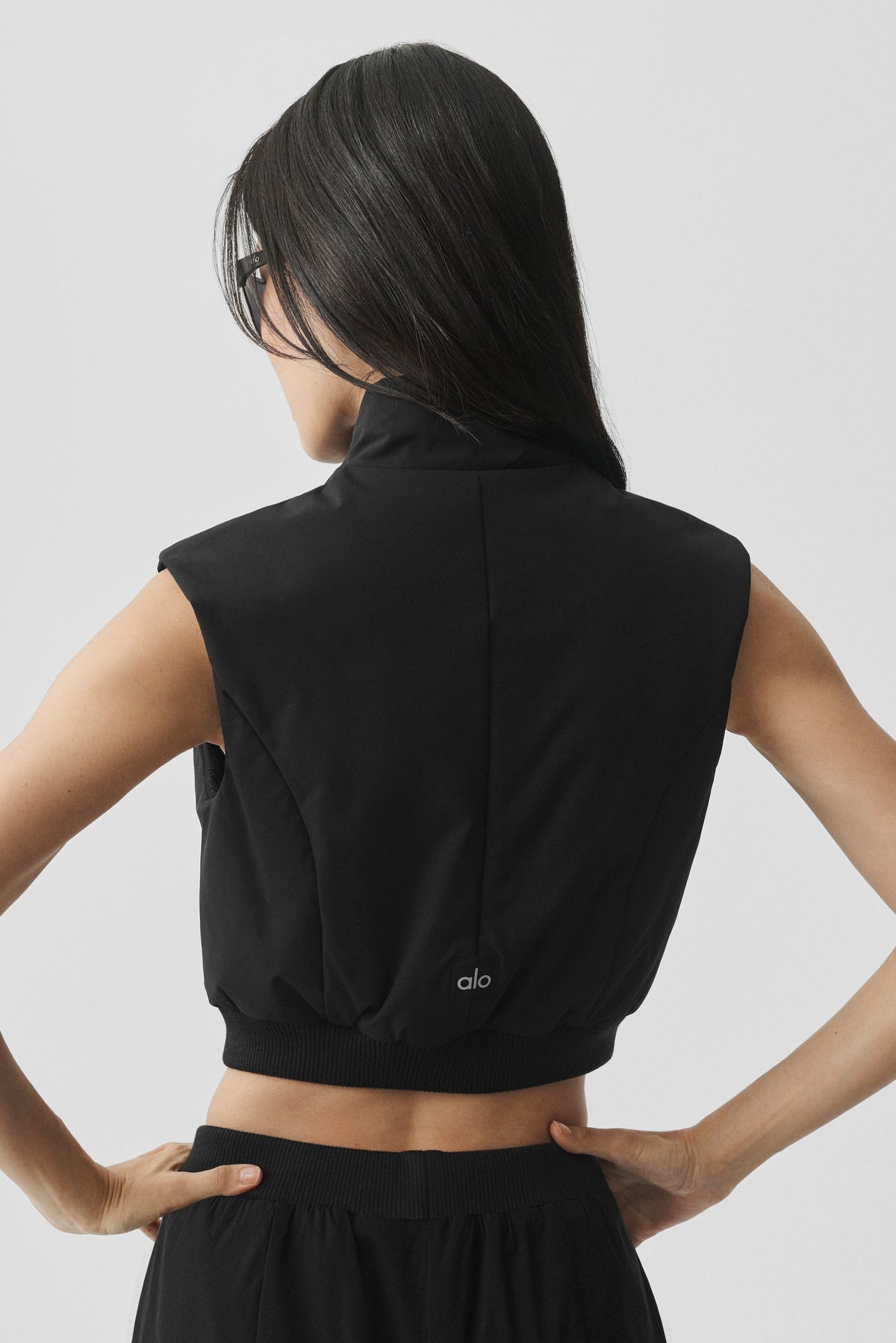 Alo Yoga Momentum Vest in Black, product image 3 of 5