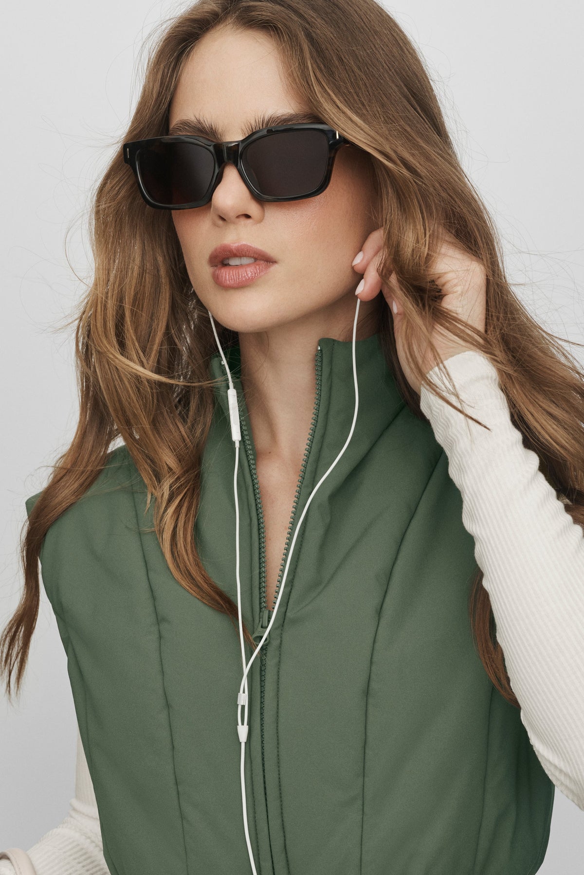 Alo Yoga Momentum Vest in Bamboo Green, product image 3 of 5