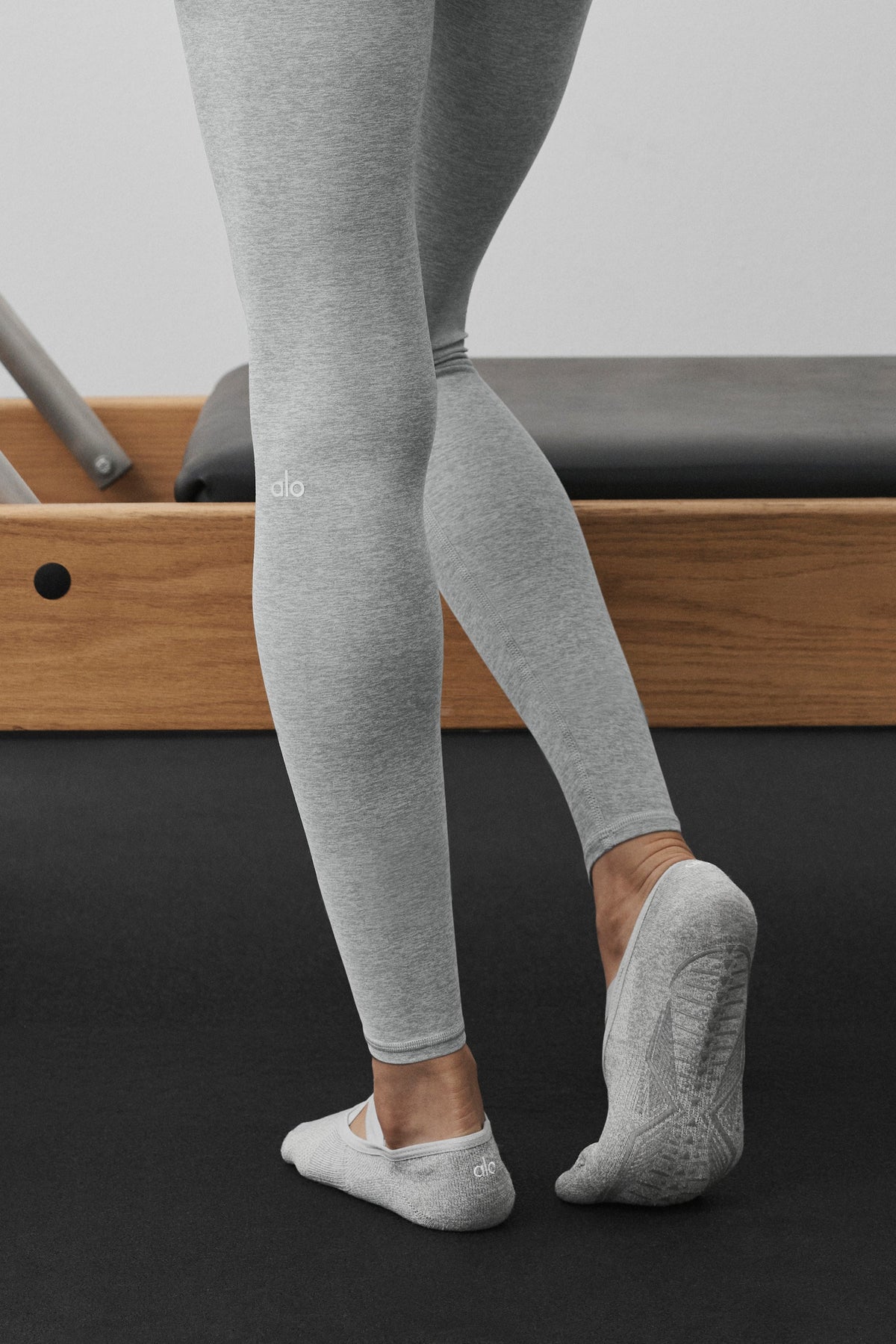 Alo Yoga Alosoft High-Waist 7/8 Highlight Legging in Vintage Athletic Heather, product image 3 of 5