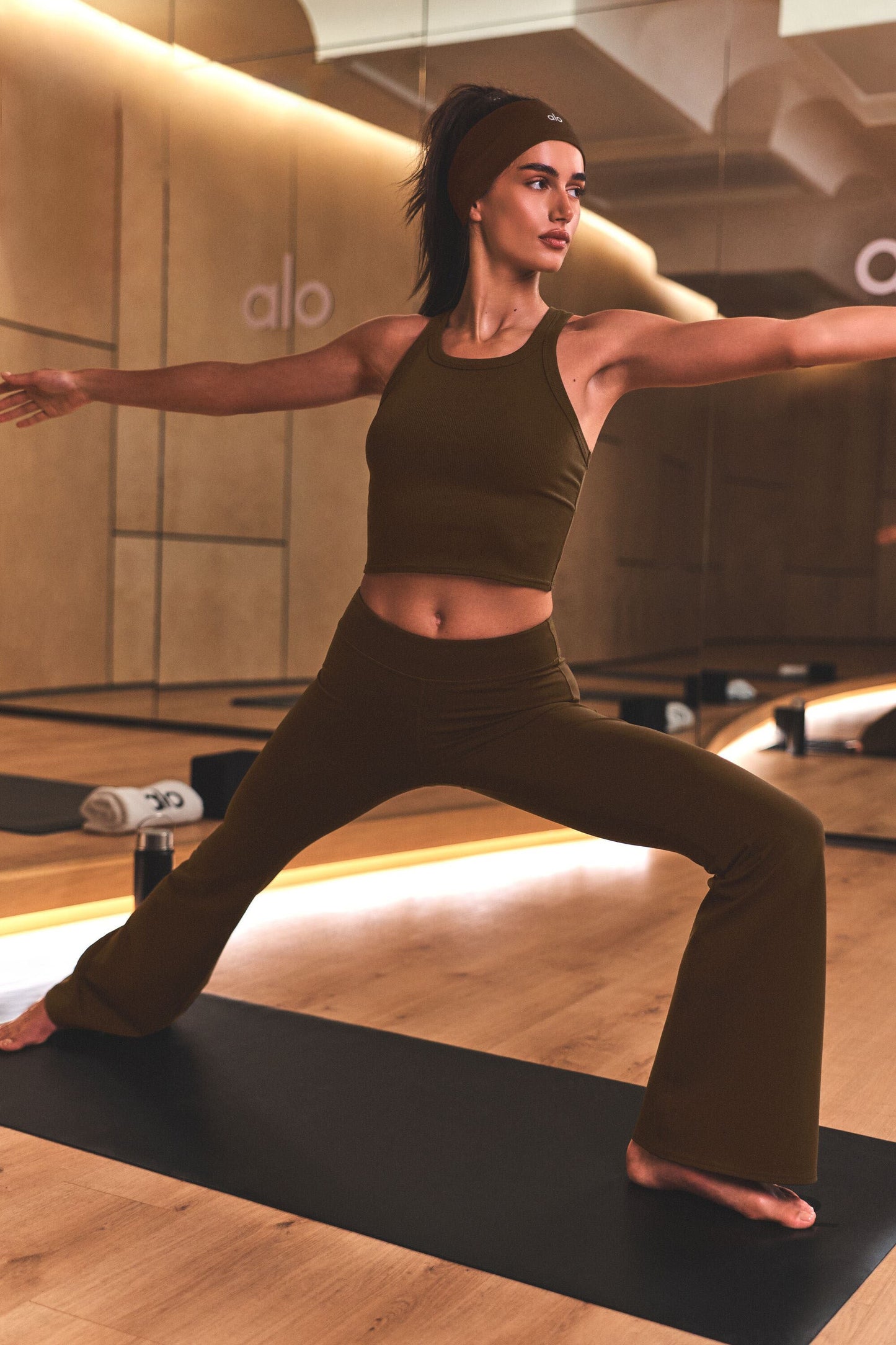 Airbrush Low-Rise Bootcut Legging - Espresso (W51150R)