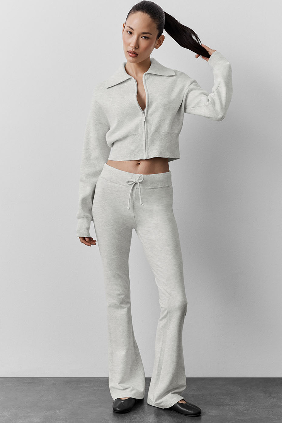 Alo Yoga Sway Bootcut Sweatpant in White Heather