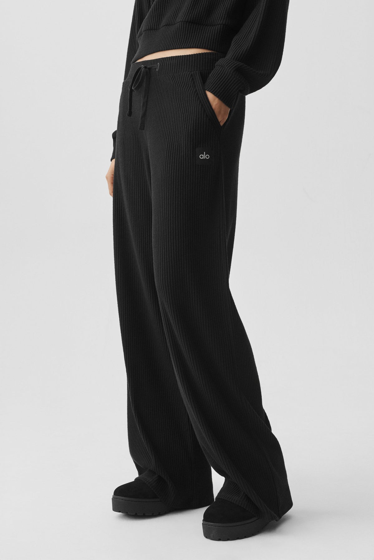 Alo Yoga Muse Wide Leg Pant in Black, product image 2 of 4