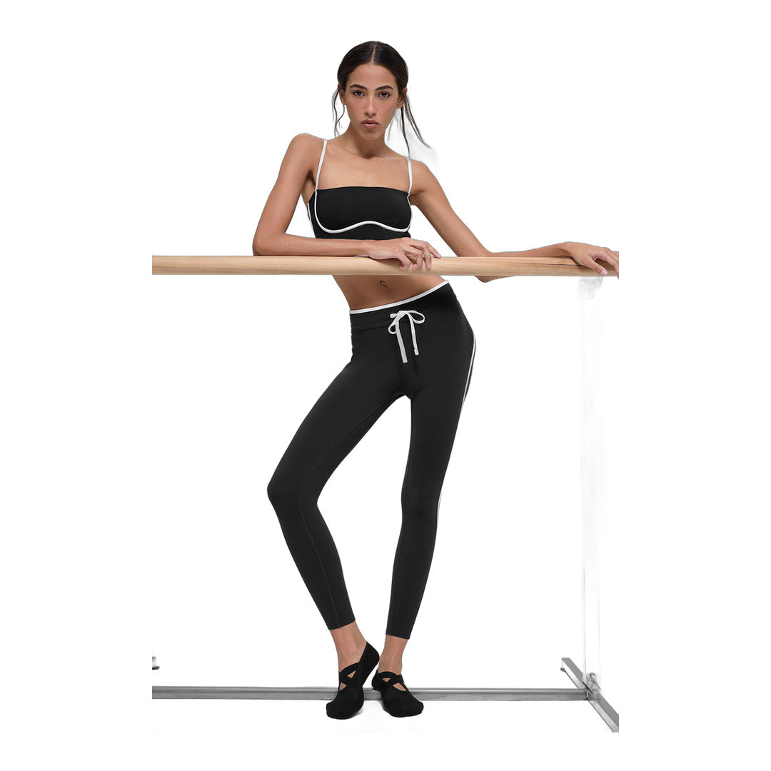 alo Airbrush High-Waist Race Pace 7/8 Legging - Black/White by Alo Yoga