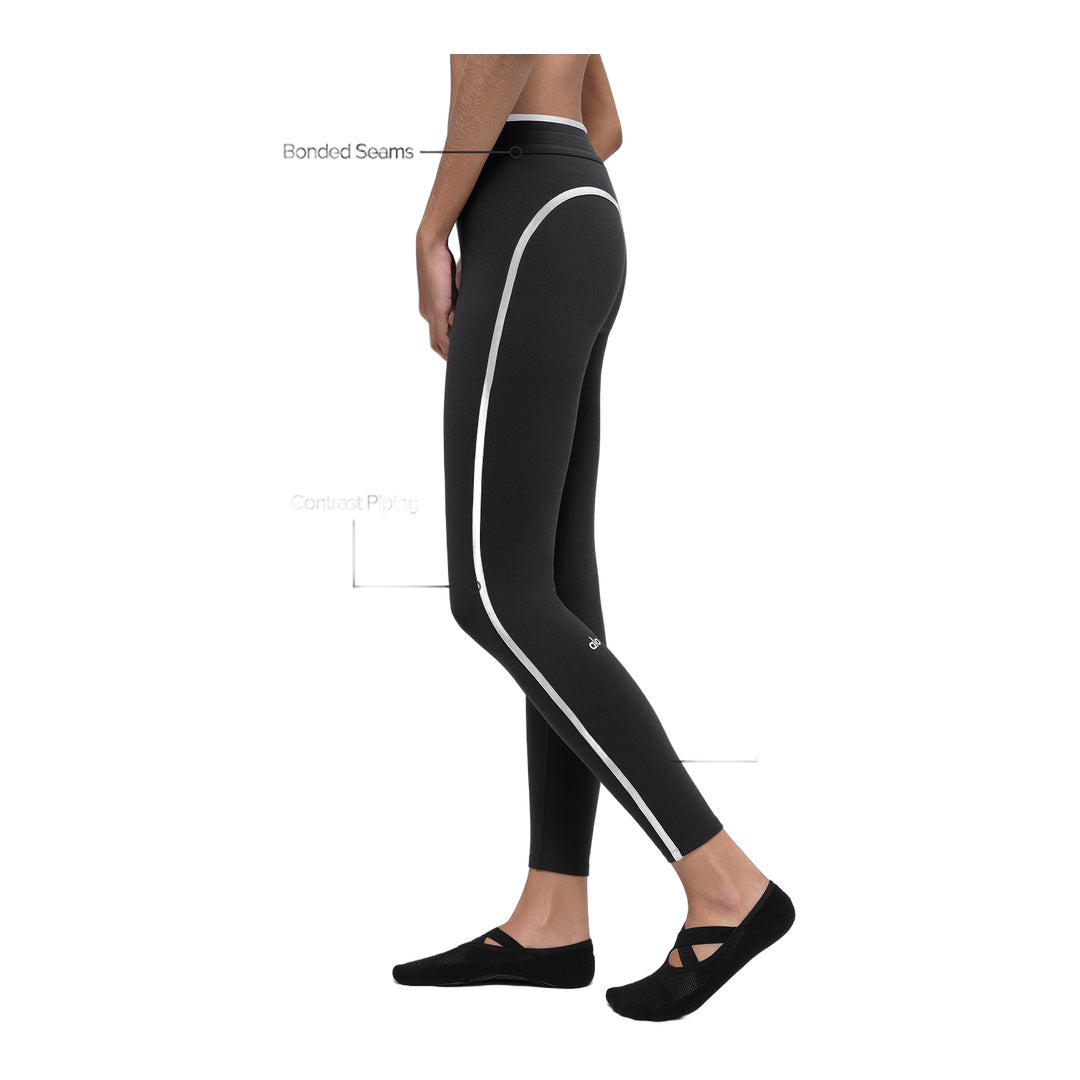 alo Airbrush High-Waist Race Pace 7/8 Legging - Black/White by Alo Yoga