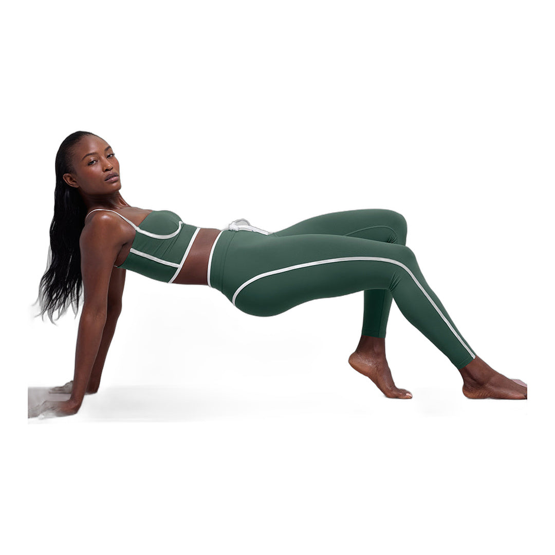 alo Airbrush High-Waist Race Pace 7/8 Legging - Clover Green/White by Alo Yoga