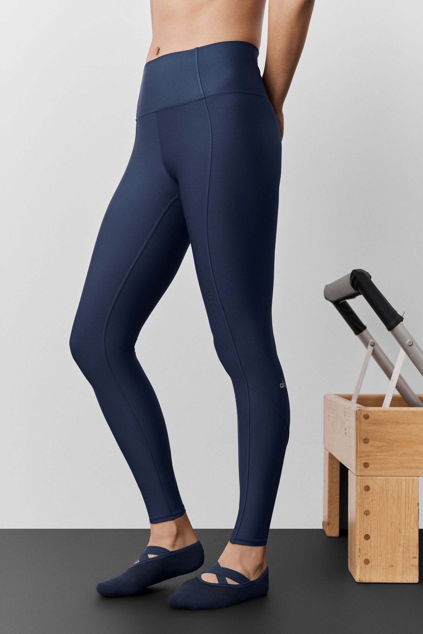 Airlift High-Waist 7/8 Fine Line Legging - Navy (W54312R)