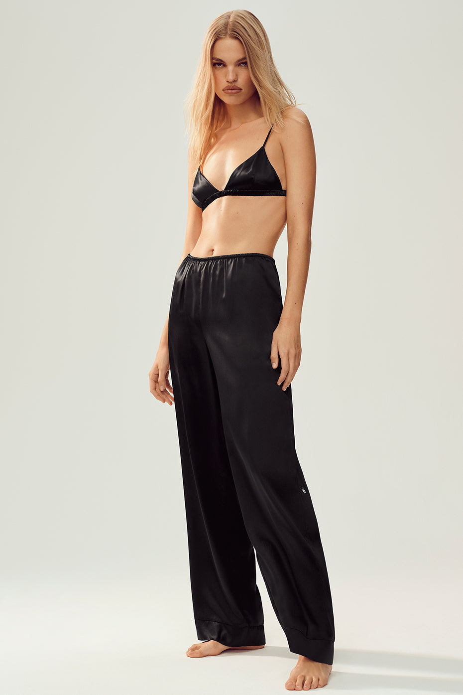 Silk Luminous Pant (Regular) - Black (W54345P)
