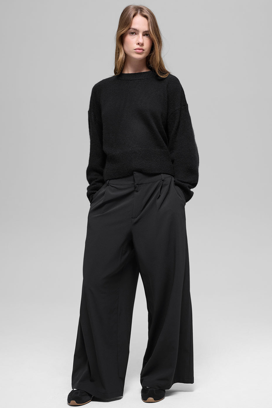 High-Waist Dreamscape Trouser (Short) - Black (W54380R)