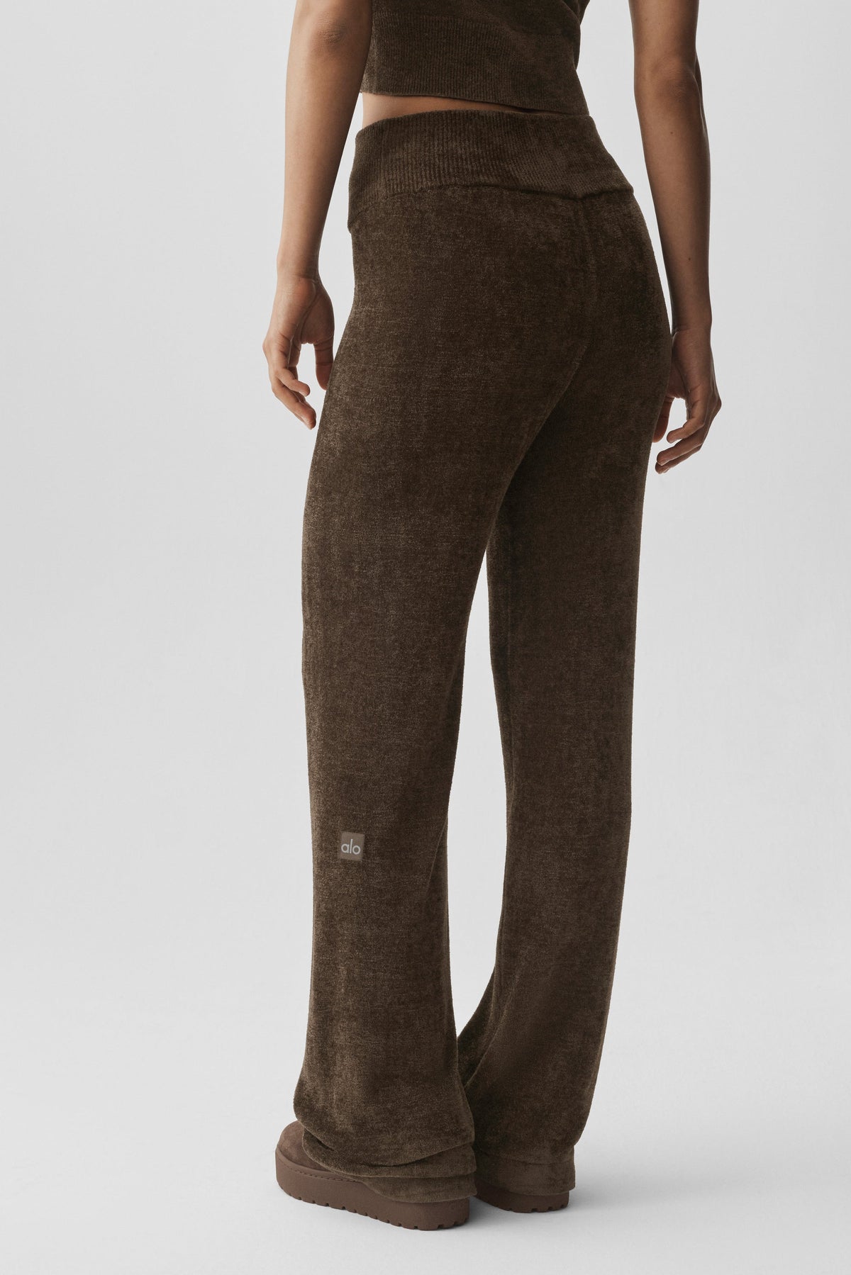 Alo Yoga Micro Chenille High-Waist Straight Leg Pant in Espresso, product image 4 of 6
