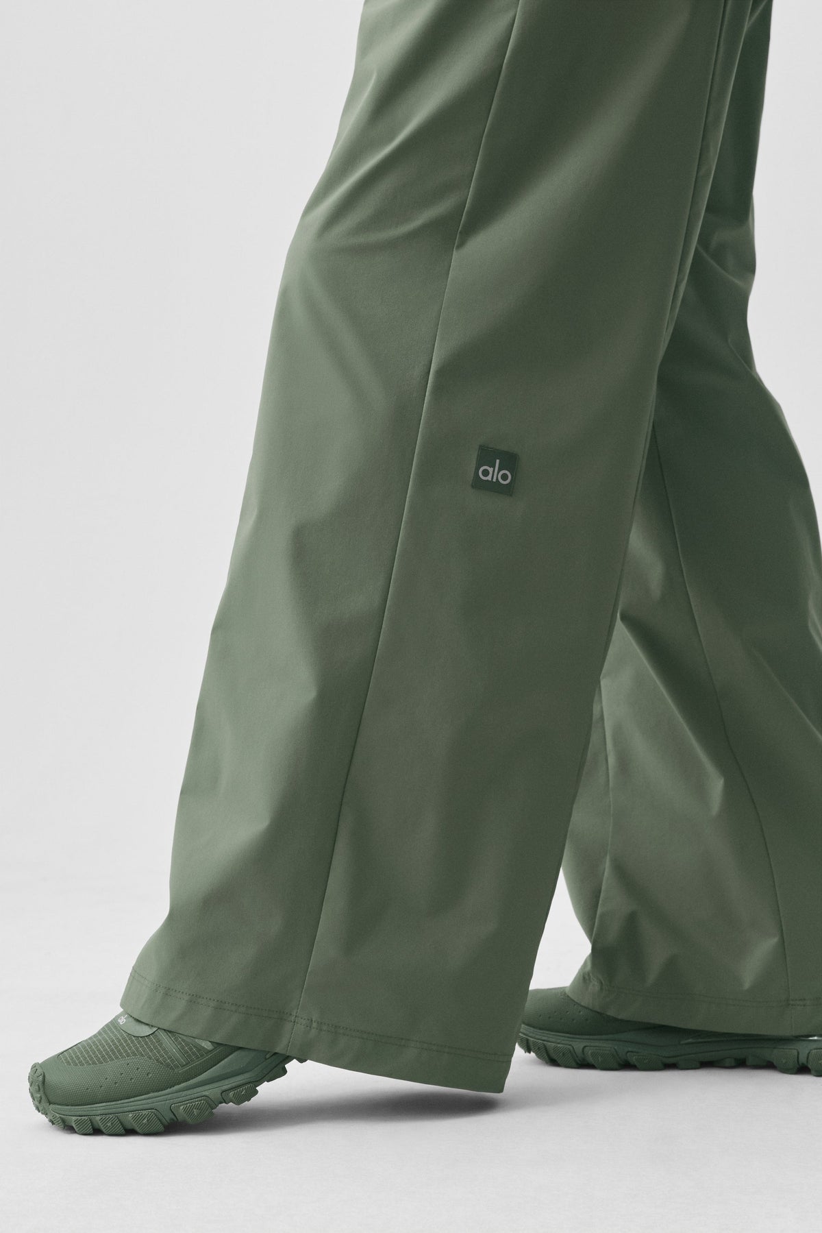 Alo Yoga High-Waist Momentum Straight Leg Pant in Bamboo Green, product image 3 of 5