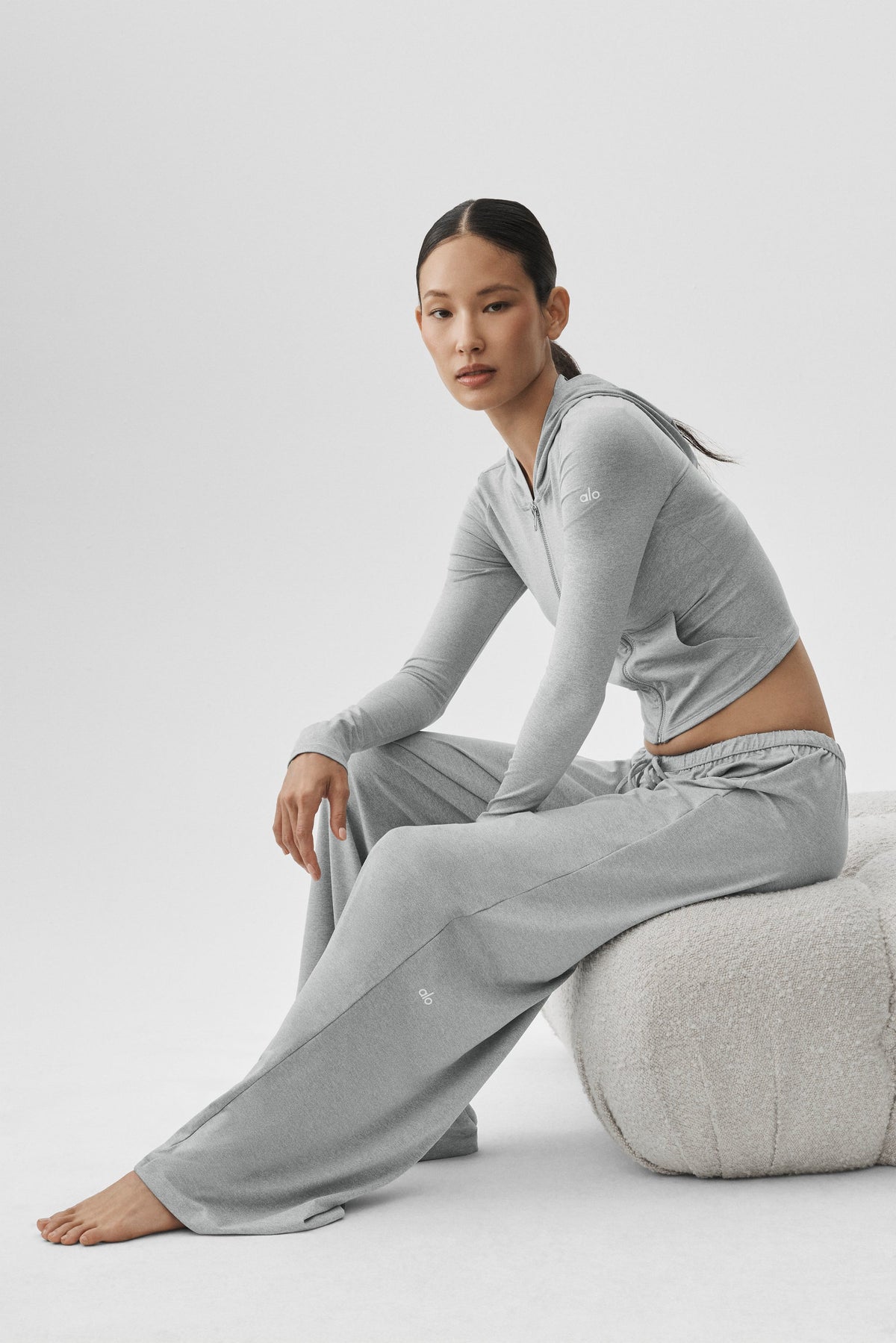 Alo Yoga Alosoft Mid-Rise Finesse Wide Leg Sweatpant in Vintage Athletic Heather, product image 5 of 6