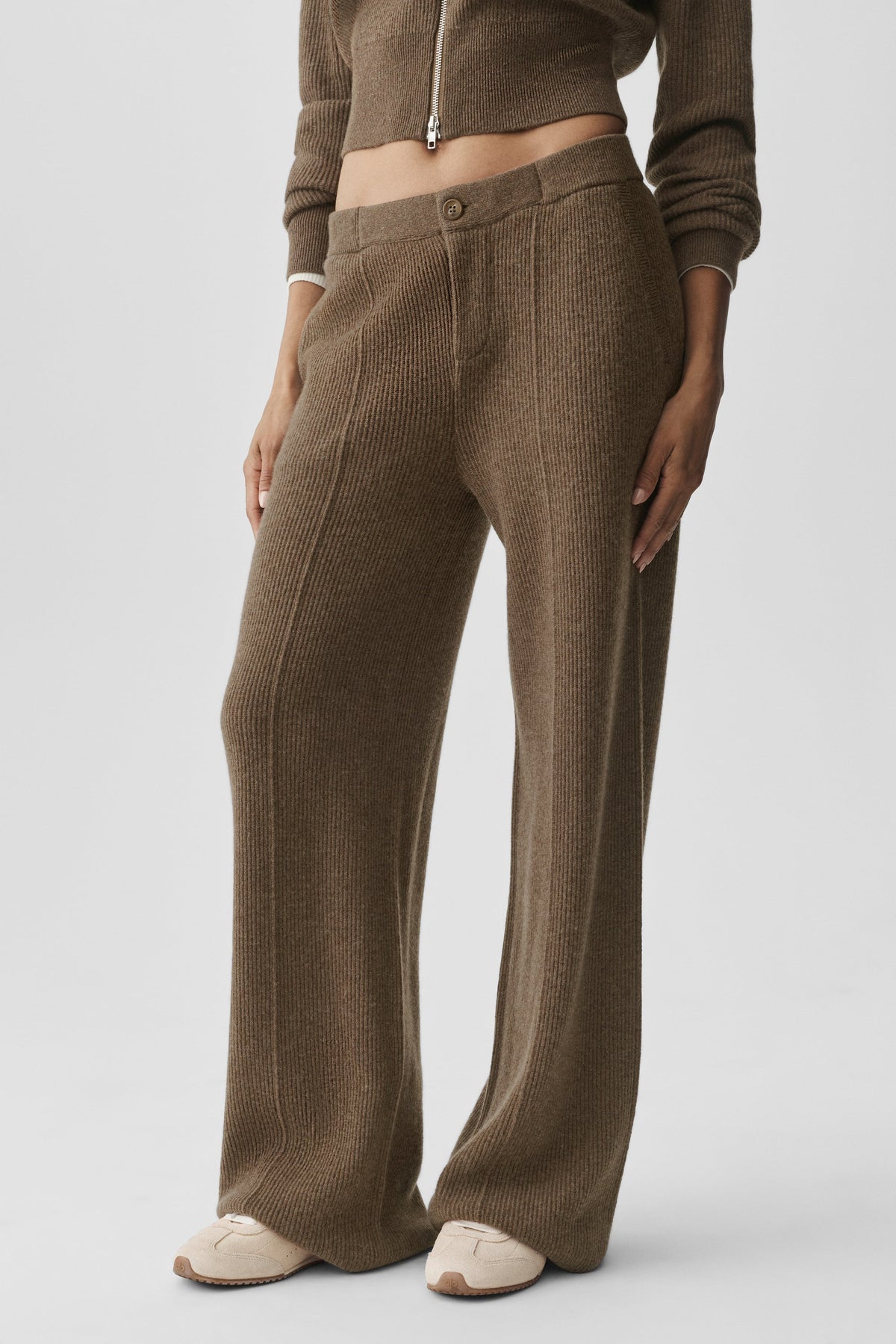 Alo Yoga Cashmere Wool Low-Rise Harmony Trouser (Regular) in Java Brown Heather