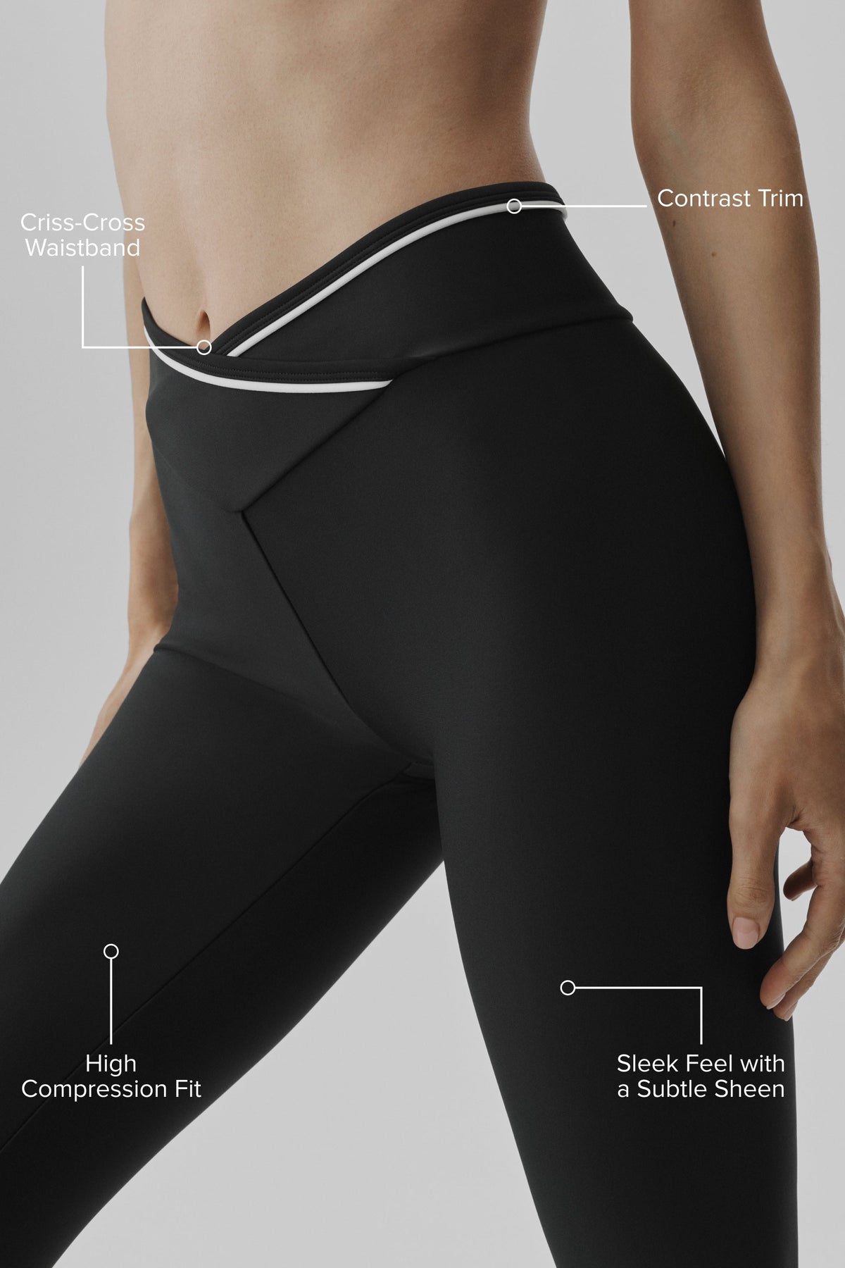 Alo Yoga Airlift High-Waist Trifecta Legging in Black/White, product image 2 of 4