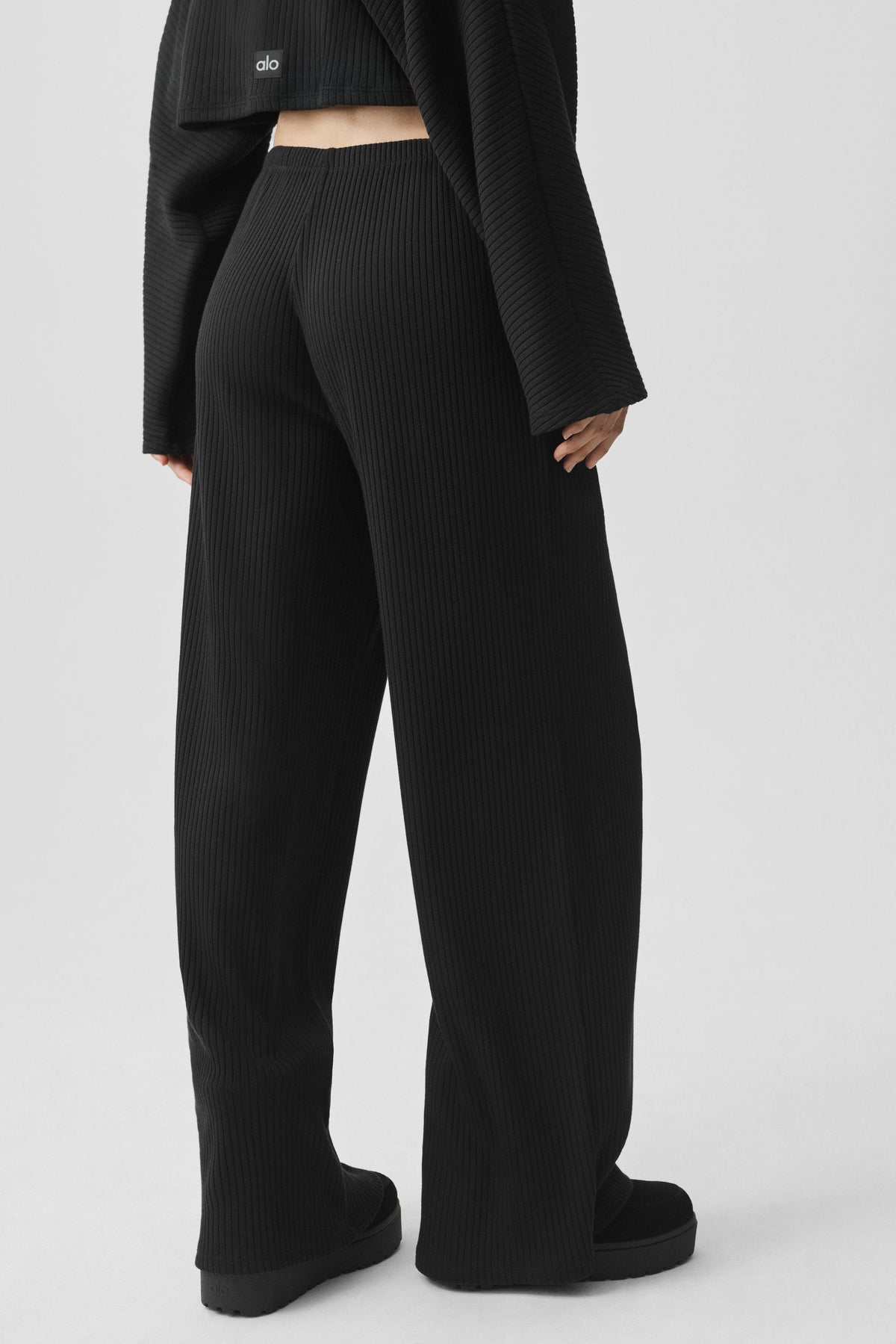 Alo Yoga Ribbed Mid-Rise Reset Pant in Black, product image 2 of 3